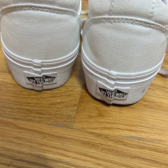 Vans Off the Wall White Canvas Shoes - Picture 2 of 6